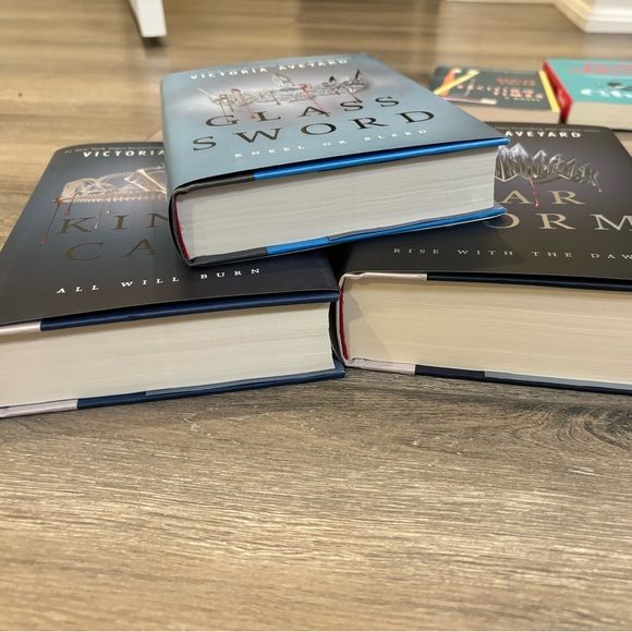 Brand new never read Red Queen series books #2, #3, & #4. - Picture 4 of 8